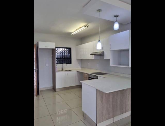 2 BEDROOM APARTMENT RENTED IN UMHLANGA CENTRAL